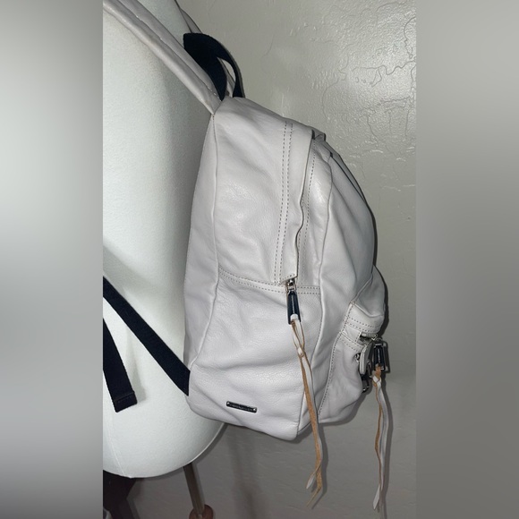 🎉HP🎉Rebecca Minkoff Large MAB 100% Leather Backpack in Light Gray/Silver🩶 - Picture 4 of 15